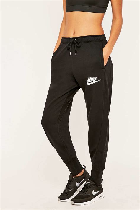 schwarze nike jogger|Amazon.com: Nike Joggers Black.